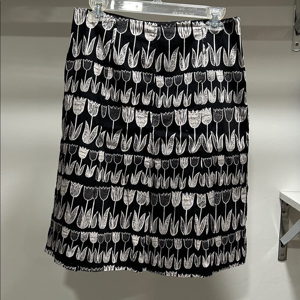 Black and White Tulip Print Skirt